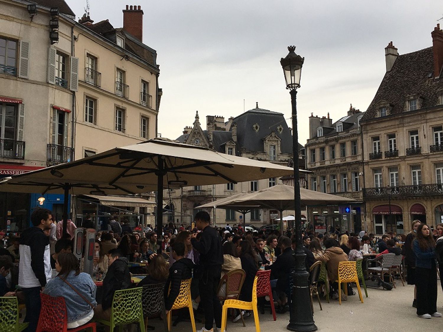 La réouverture des terrasses mercredi à Dijon a été vécue comme un plaisir retrouvé 